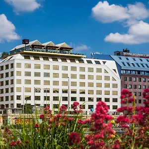 **** فندق Radisson Red Hotel, النمسا